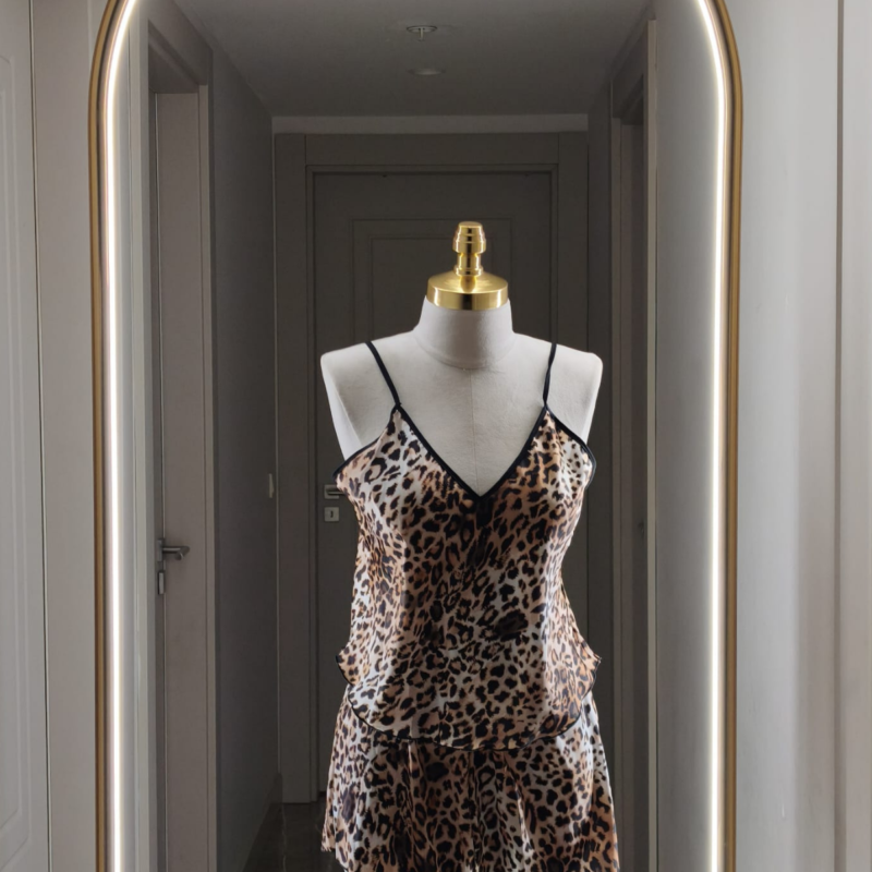 Leopar Desenli Askılı Şortlu Pijama Takımı