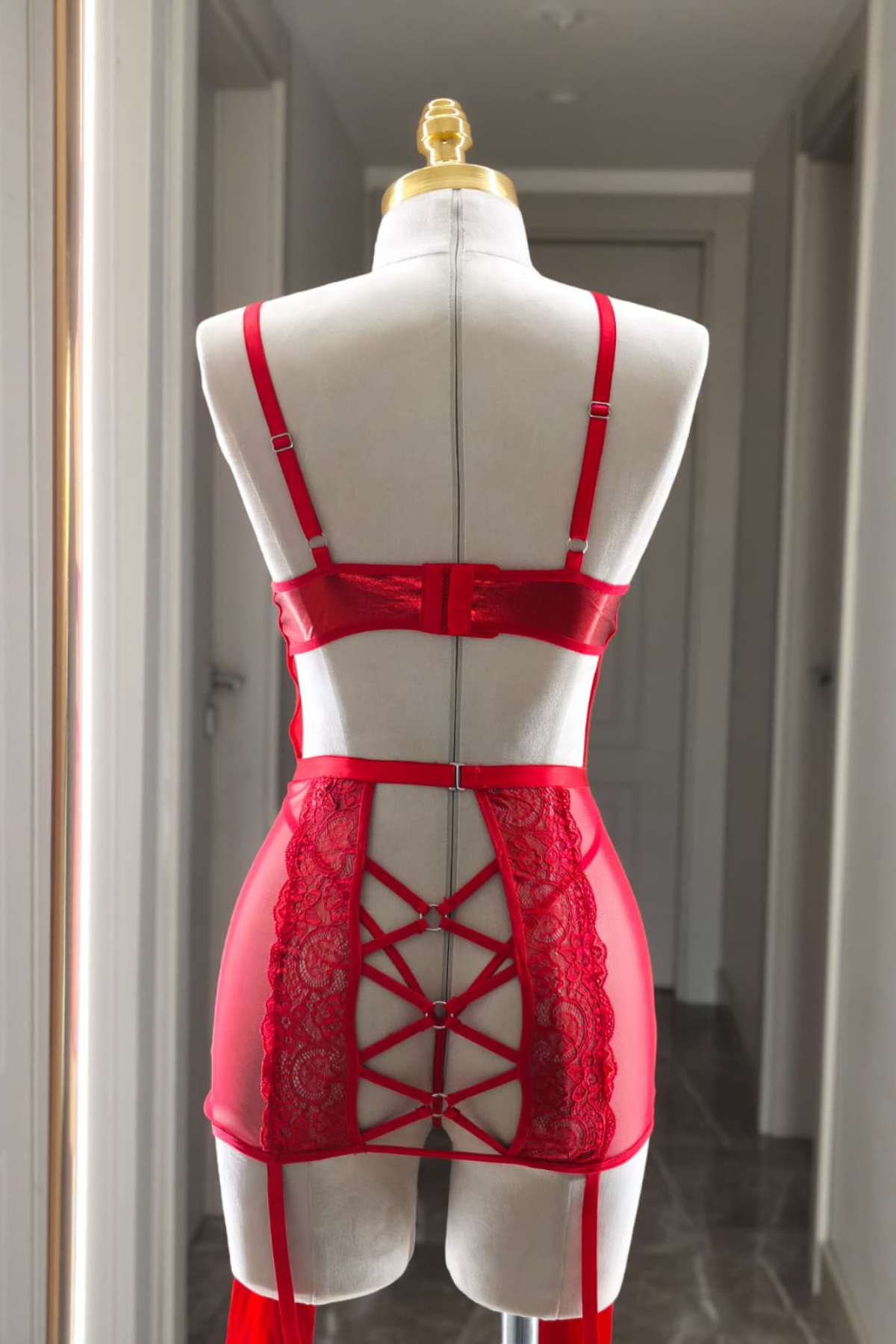 Rayda Fantasy Dantel Detaylı Askılı Özel Tasarım Elbise Takımı