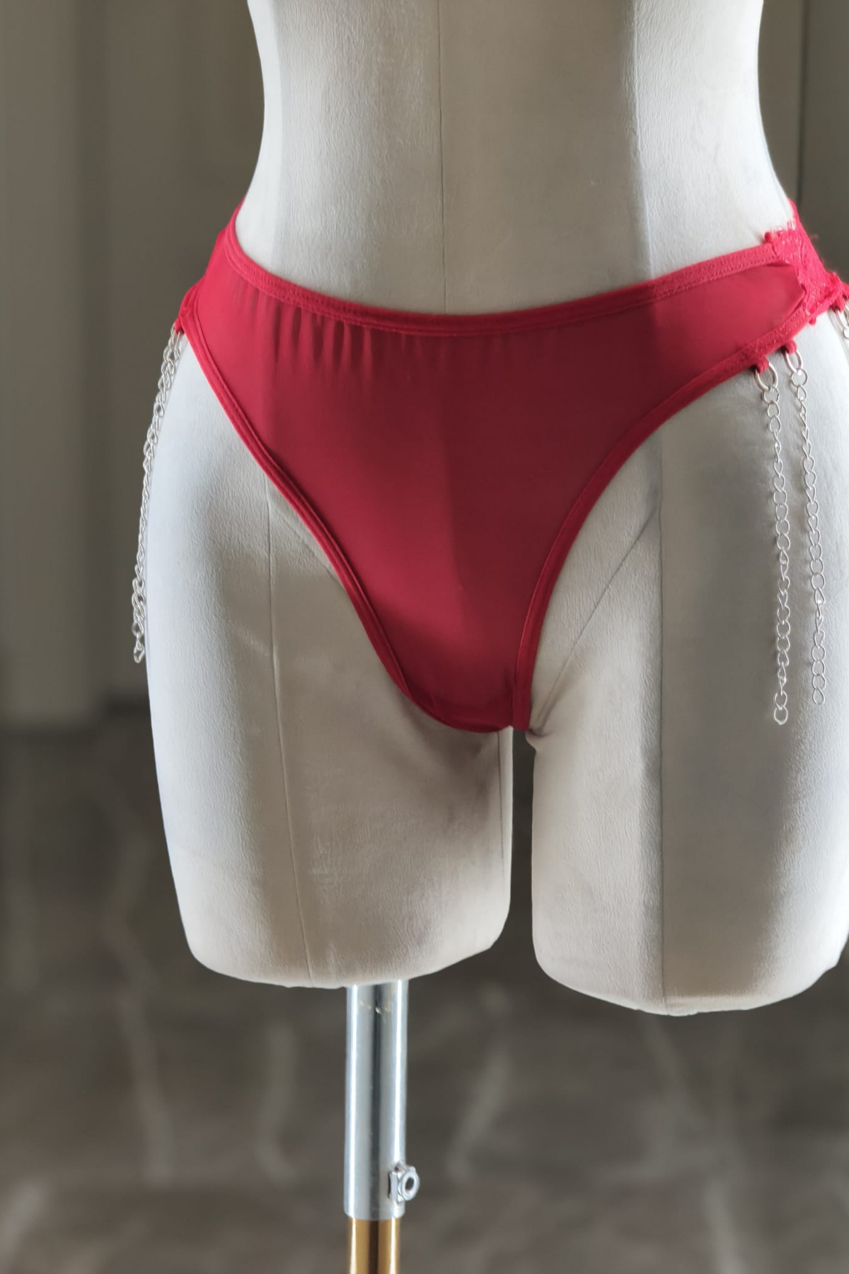 rayda zincirli tanga