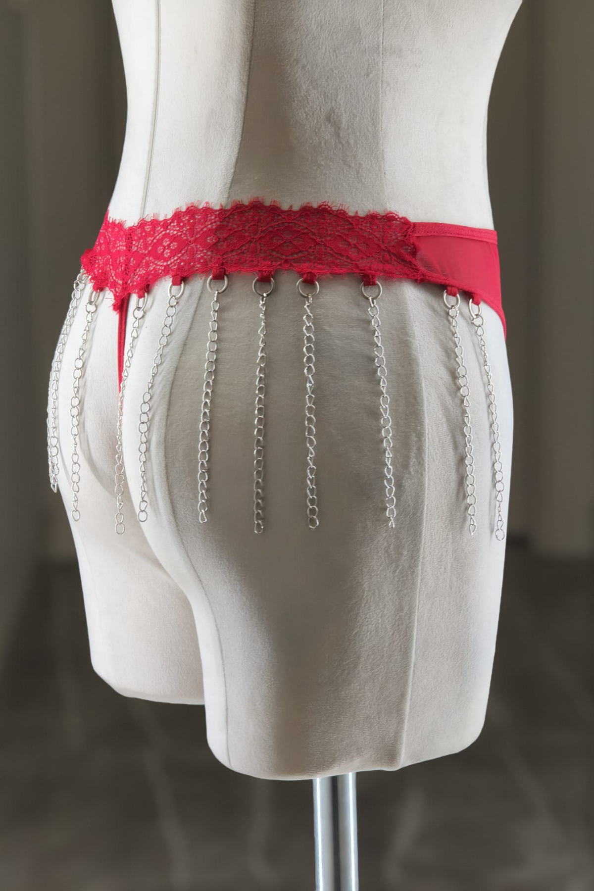 rayda zincirli tanga