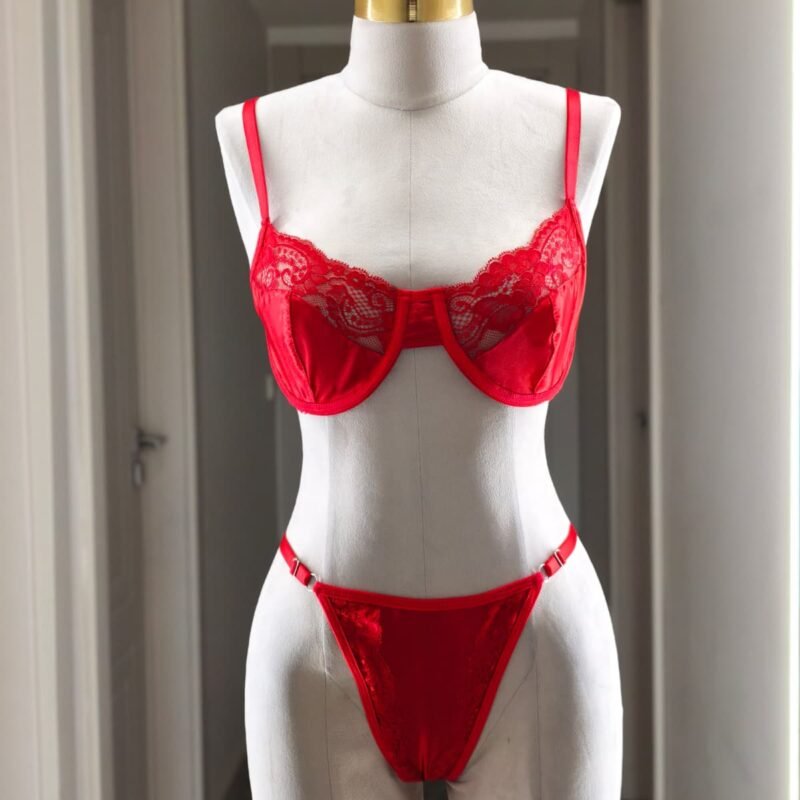 Kırmızı Saten Dantel Detaylı Sütyen String Takım