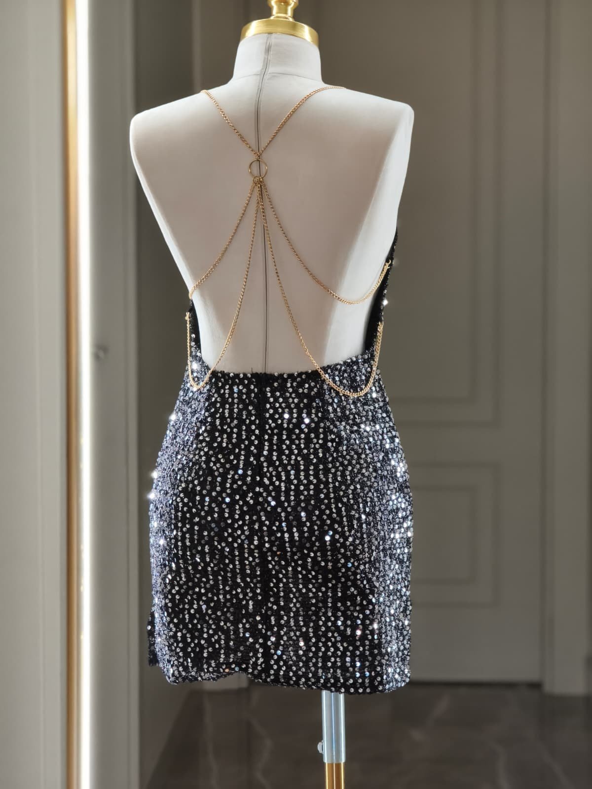 Zincir Detaylı Payet Mini Elbise