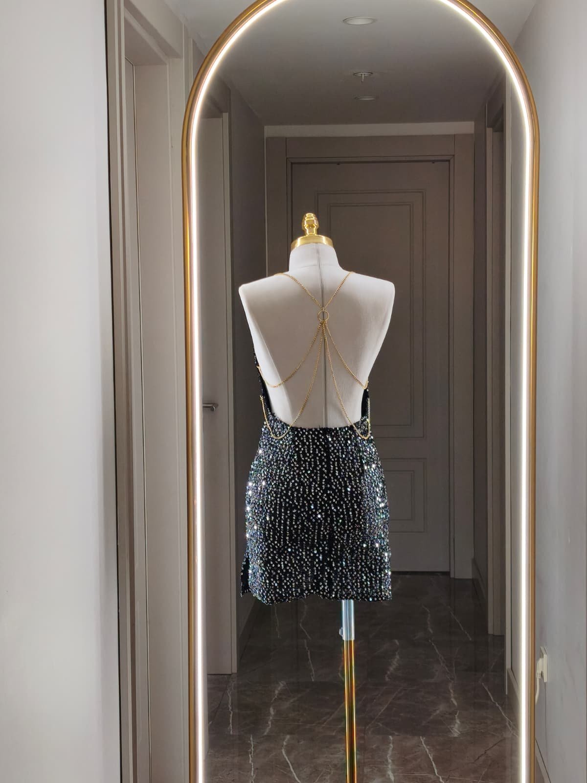 Zincir Detaylı Payet Mini Elbise