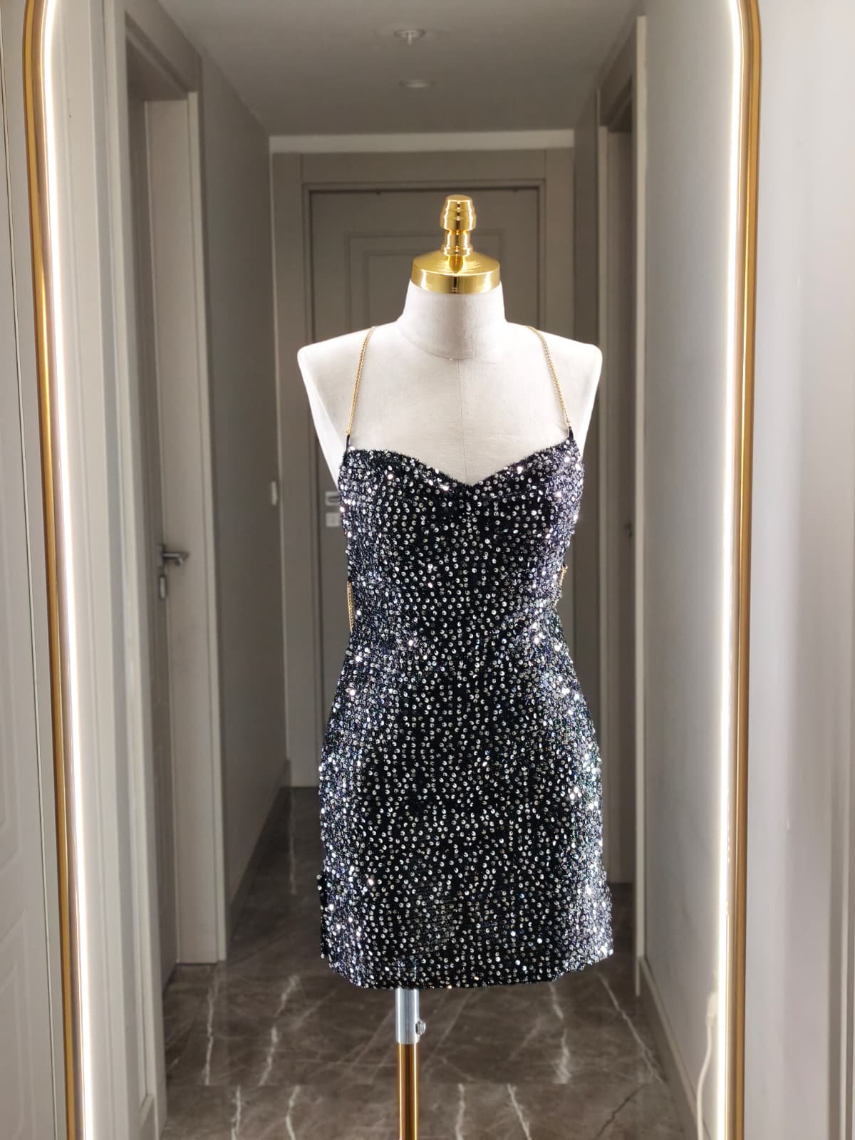 Zincir Detaylı Payet Mini Elbise