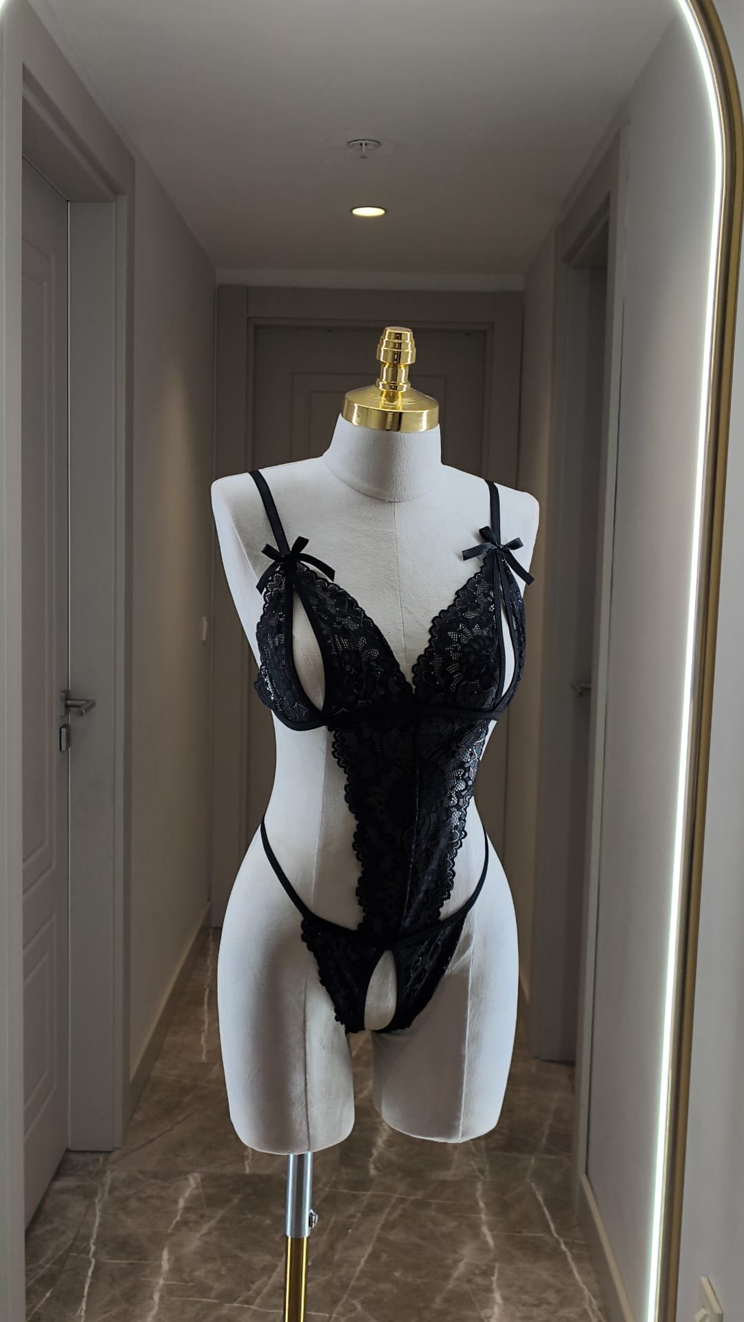 Siyah Dantel Açık Tasarım Fantazi Body