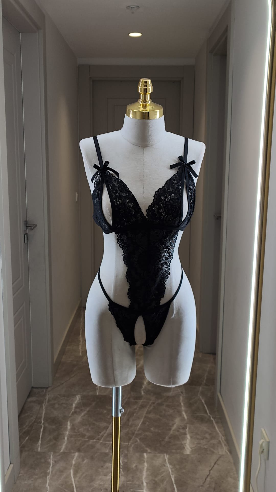 Siyah Dantel Açık Tasarım Fantazi Body