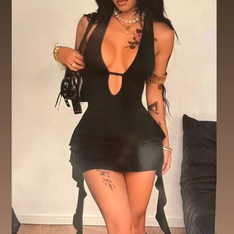 Siyah Derin Dekolteli Mini Elbise – Halter Yaka Gece Kombini